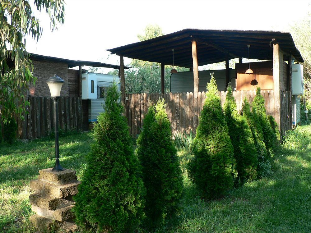 טרוויניאנו רומאנו International Glamping Lago Di Bracciano מראה חיצוני תמונה