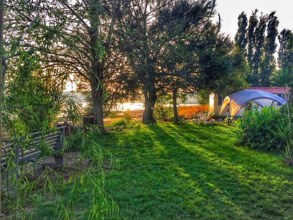 טרוויניאנו רומאנו International Glamping Lago Di Bracciano מראה חיצוני תמונה